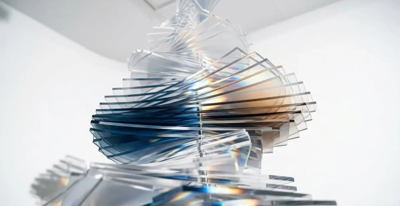 Représentation visuelle d'une architecture de base de données avec différents niveaux de normalisation